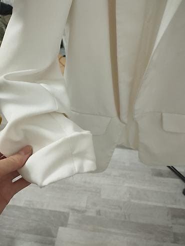 jordan jaket: Ağ rəngli qadın blezeri – La Faba - Brend: La Faba - Ölçü: EU 36 (UK — 3