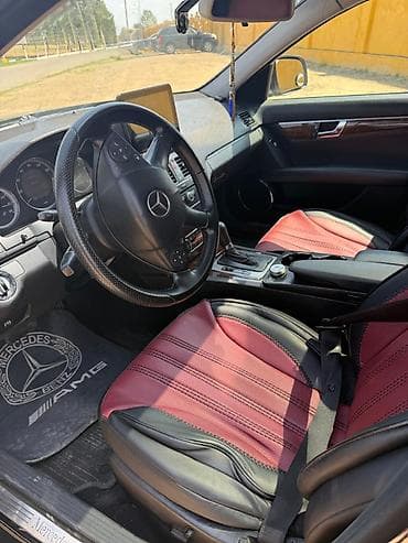 2107 qara: Mercedes-Benz C 320: 3 l | 2008 il Sedan — 4
