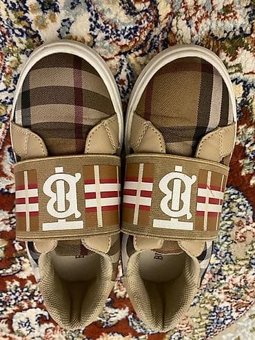 ag don: Rəng - Bej Krossovkalar, Burberry, Ölçü: 28, Uniseks — 1