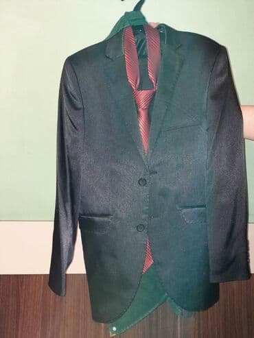 kişi ucun klassik qara kostyum: Kastyum cemi 1 defe geyinilib raz 48/6 qiy 35 — 1