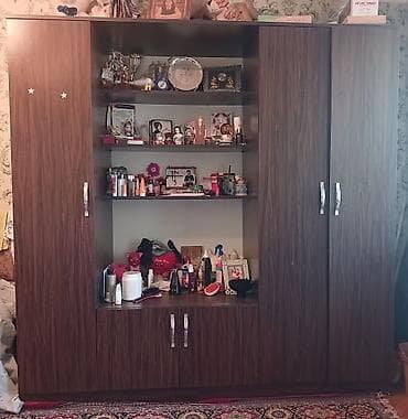 Mebel dəsti – vitrinli şkaf - Material: ağac teksturasına malik