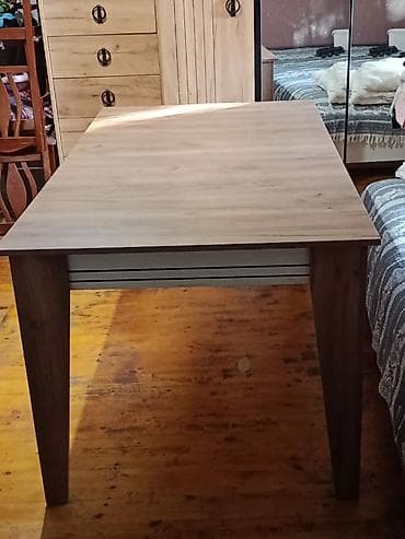 стол кухонный: Ağac fakturalı yemək/iş masası - Material: laminat örtüklü ağac — 1