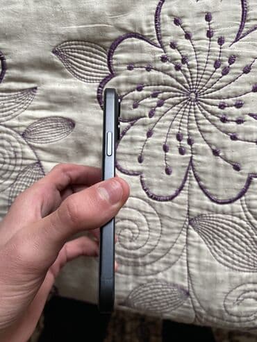 kontakt home samsung a16: IPhone 15, 128 GB, Black Titanium — 3