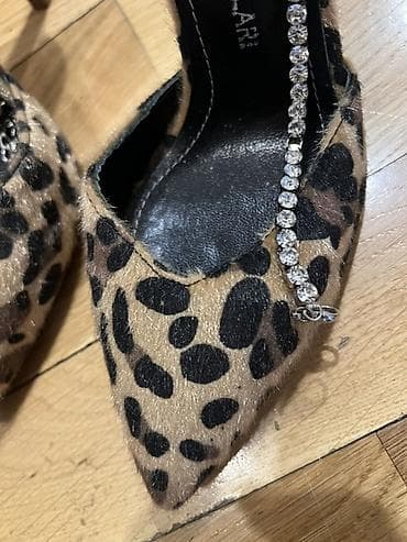 Leopar naxışlı qadın ayaqqabısı - Model: sivri burun, açıq yan
