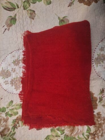 женские красные шарфы: Qırmızı yumuşaq şarf 12 AZN işlənməyib — 2