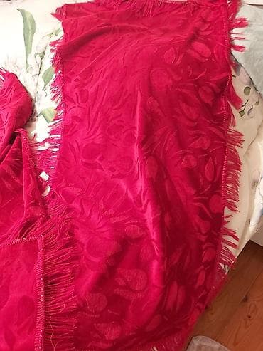 divan ve kreslolar: Divan uzu ve 2 kreslo uzu,seliqeli islenmus, tezeden ferqlenmir — 1