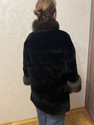 aslan pencesi qiymeti: Qadın kürkü
Original, İtaliyadan alınıb
40 ölcü
Az geyinilib — 2