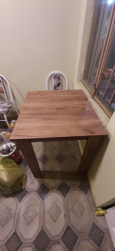 Mətbəx masası, Açılmayan, Taxta, Kvadrat masa