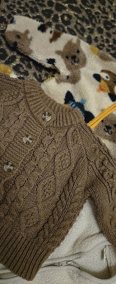 ust geyim: Uşaq üçün isti geyim dəsti Məhsul tərkibi: - 3 ədəd xəz/fleece tipli — 5