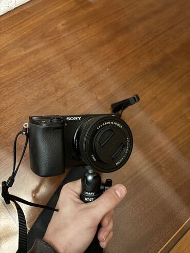 sony a6400: Real alıcıya endirim var. Üzərində kit lens verilir: 16-50mm — 2
