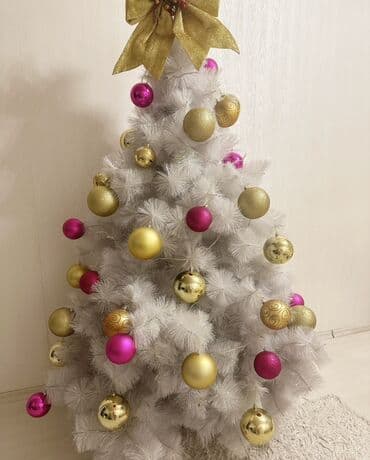 qeleme agaci: Ağ rəngdə süni yolka – zərif bəzək dəsti ilə Xüsusiyyətlər: - Rəng — 2