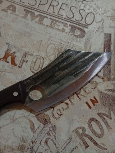 Mətbəx bıçağı təzə və iti