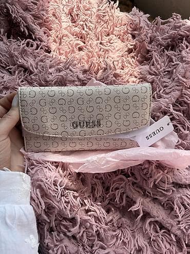 Original GUESS pul qabı - Model: GUESS qadın pul qabı/klatç tipli at lalafo.az Original GUESS pul qabı - Model: GUESS qadın pul qabı/klatç tipli