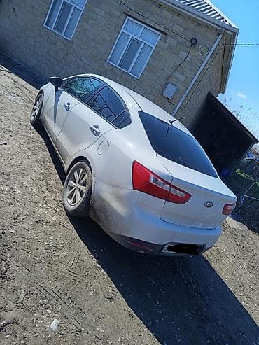 Avtomobil alışı: Kia Rio: 1.6 l | 2013 il Sedan — 1