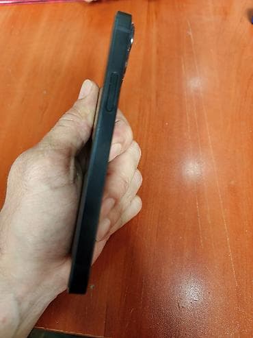 par utusu: IPhone 13 mini, 128 GB, Midnight, Simsiz şarj, Face ID — 6