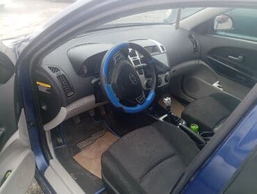 Avtomobil alışı: Kia Cee’d SW (universal), mavi rəng. - Geniş və funksional kuzov — 8