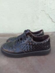 kişi dəri godəkcələr: Qara dəri italyan 'Bottega Veneta, firma kişi ayaqqabısı,az geyinilmiş — 1