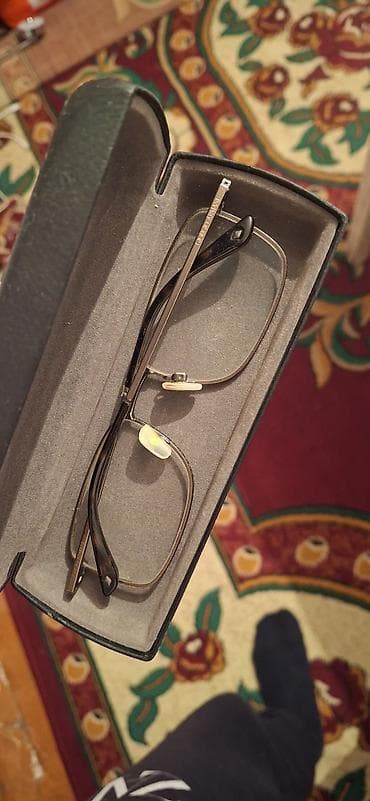 optik eynək: Optik eynək — 1