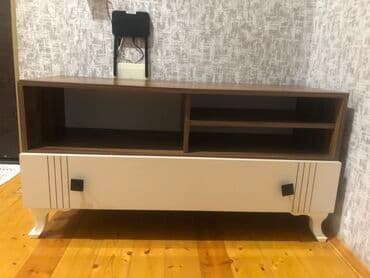 paxlava altlığı: İşlənmiş, Düz TV altlığı, Polkalı, Laminat — 2