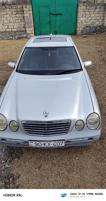 bmw style 128: Mercedes-Benz E 240: 2.4 l | 2000 il Sedan — 3