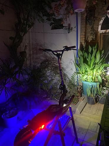 Elektrik nəqliyyatı: İşlənmiş Elektrik samokat 10", 351 - 500 Vt, > 45 km/s, Ödənişli çatdırılma — 1