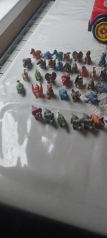 Uşaq oyuncaqları dəsti – kiçik dinozavr fiqurları və böyük plastik lalafo.az -da Uşaq oyuncaqları dəsti – kiçik dinozavr fiqurları və böyük plastik
