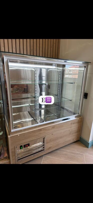 təzə soyuducu: ELMİRA ♒️ Tort vitrini 1100 azn qiymət TƏZƏ İSDİFADƏ EDİLMƏYİB — 1