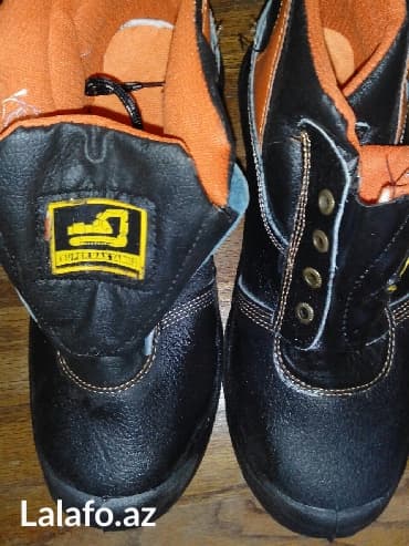 пол сапог: Cox mohkem materialdan hazirlanmis yeni, teze, geyinilmemis ayaqqabi — 1