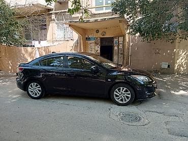 per: Mazda 3, qara rəng, hetçbek kuzov. Texniki və dizayn xüsusiyyətləri — 2
