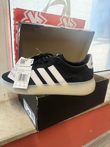 Məhsul: Adidas kişi idman ayaqqabısı Model: Barreda Decode (etiketdə — 3