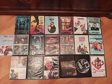 1 штука -50 гяпик. Диски с фильмами. Есть еще видеокассеты с