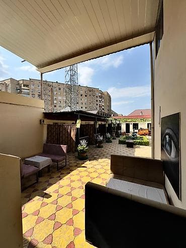 vitrin bar: “Şeş Beş Pub” – rahat məkan Təsvir: - Şəhər küçə vitrinli giriş, iri — 2