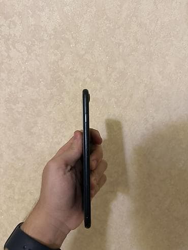 iphone 8 boy: IPhone 7 Plus, 32 GB, Qara, Barmaq izi — 2
