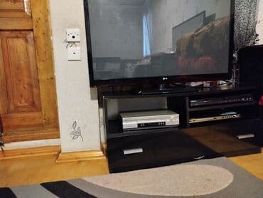 membran mebel nədir: Qonaq otağı üçün mebel dəsti Tərkibi: - Geniş vitrin şkafı: Şüşə — 2