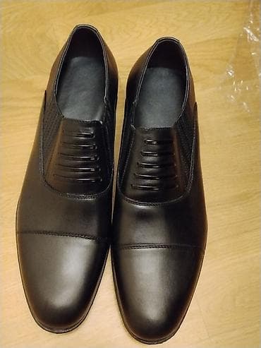 Туфли: Kişi üçün klassik qara tufli. 43 razmer yenidir. 65 alınıb 45 AZN — 3
