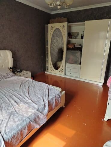 xirdalan mehdi huseynzade: Həyət evi - Geniş, hasarlı həyət sahəsi: beton örtüklü, meyvə ağacı — 4