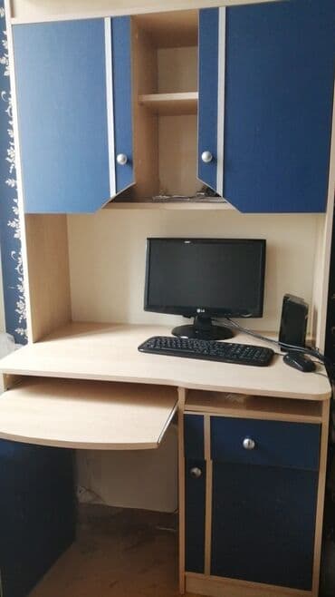 windows 10 masaüstü: Təcili stolüstü kompyuter və onun masası satılır! Aşağı yeri var! RAM — 3