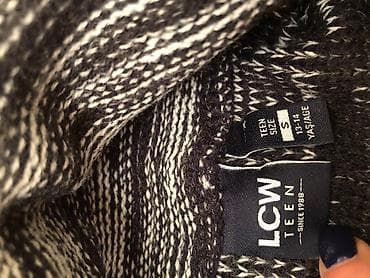 polis geyim: Sviter S razmer
13-14razmer — 2