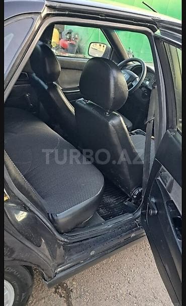 e 3.2: VAZ (LADA) Priora: 1.6 l | 2007 il 291345 km Sedan — 8