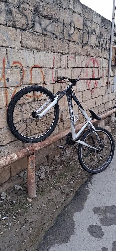 Городские велосипеды: Velosiped – dağ/şosse tipli, 27.5 düymlük təkərlər - Rəng: ağ-qara — 2