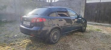 ural az: Chevrolet Lacetti sedan, qara rəng. - Kuzov: 4 qapılı sedan, ön və — 5