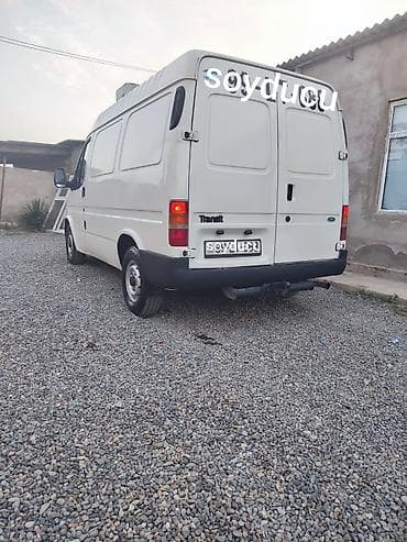maşın qoşqu: Ford Transit soyuduculu yük maşını Xüsusiyyətlər: - Korpus: Uzun — 1