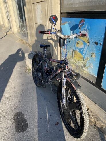 Salam Aleykum. 26 lıq velosipetdi. Üsdündə hər şey verilir