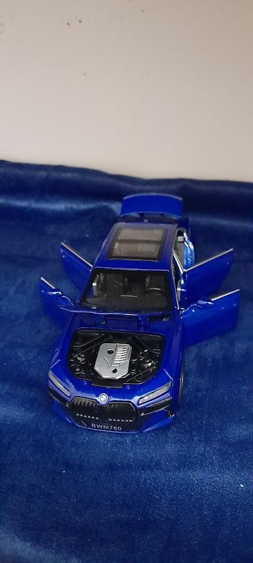 Детская одежда и обувь: Bmw 7 seriya i7 1:28 Ölçü Təzədi satıram hər şeyi işləyir işıqları — 3