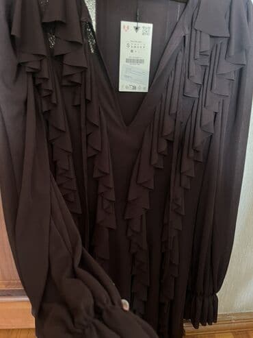 Gündəlik donlar: Qadın geyimi – qəhvəyi rəngli şifon don - Model: dərin V-yaxa, ön — 1