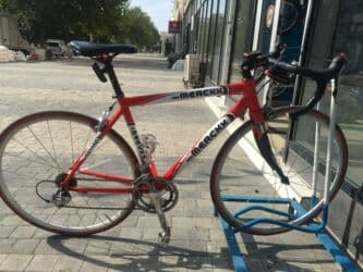 yığılan velosipedlər: Belçika brend merckx velosipedi. Yüngül amma keyfiyyətli karbon gövdə( — 3