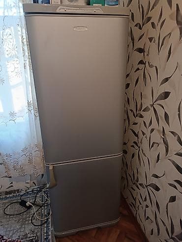 ventilyatorlar satisi: 2 qapılı Atlant Soyuducu Satılır, rəng - Gümüşü, Təkərli — 2