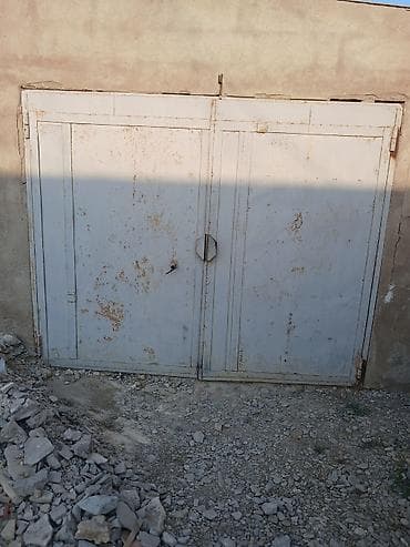 Гаражные ворота: Metal ikiqat darvaza qalın ağır darvazadı problemi yoxdu 2.55 eni 2.7 — 2