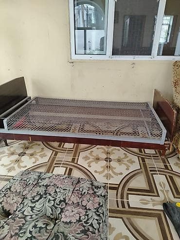 matras islenmis: Kravat 2ədəd 70Azn. yaxşı vəziyyətdədir ədədi 35azn — 1