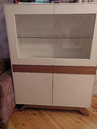 Şüşəli dolab vitrini, İşlənmiş